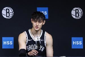 媒体人：NBA中国赛氛围无敌了 预计曾凡博打12分钟拿3分