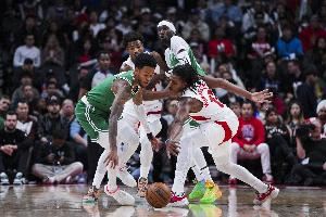 A-西蒙斯：高强度防守是需要在绿军达到的标准 努力融入防守体系