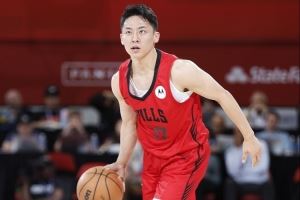 媒体人：河村勇辉已经在状态巅峰期 他的上限确实是双向合同